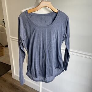 Patagonia Women Sz M Long Sleeve T Shirt Steel Blue Raglan Sleeve Scoop Neck